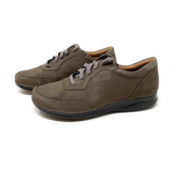 Clarks Women's Appley Tie Taupe Nubuck comfort shoes - Picture 2 of 7